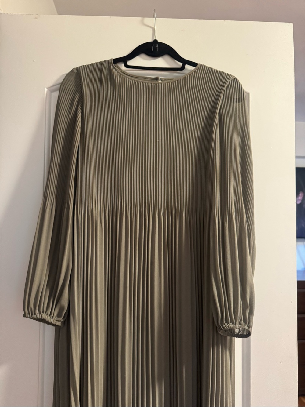 Aritzia Pleated Long-Sleeve Midi Dress - Taupe